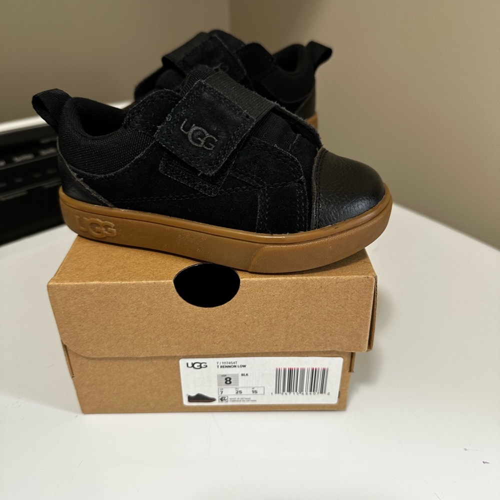 Ugg black Rennon low shoes toddler size 8